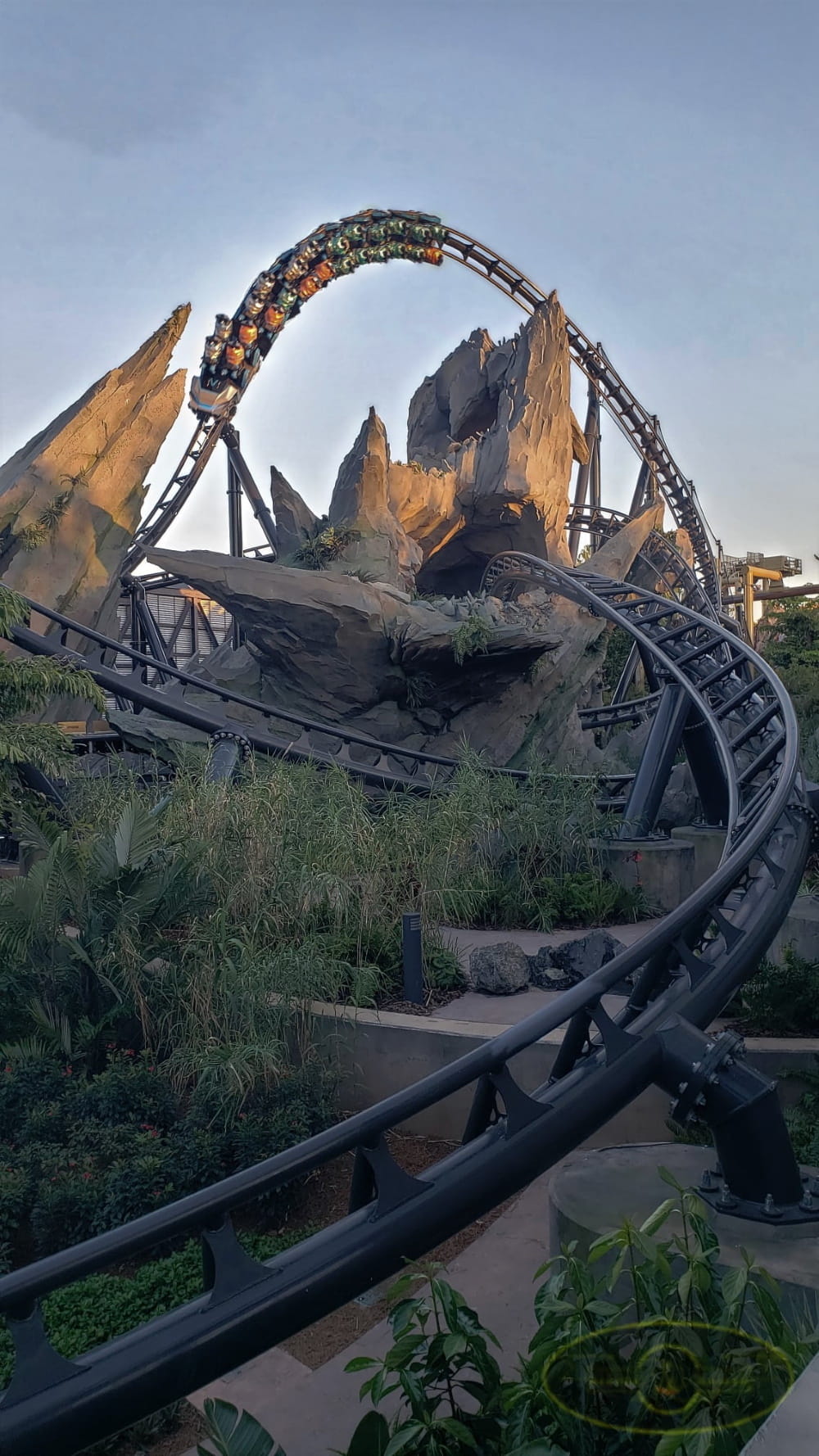 VELOCICOASTER MIDWAY MAYHEM