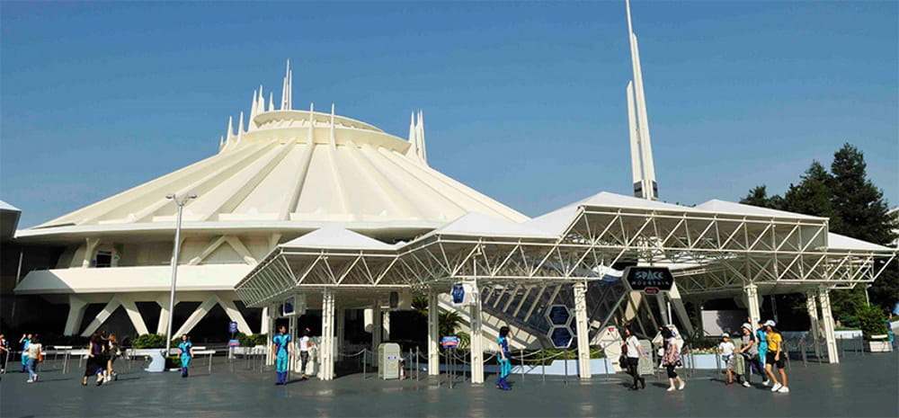 space mountain tokyo disneyland