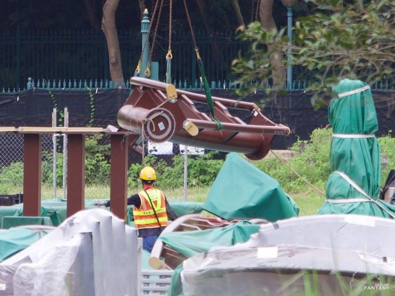 Oaken Rollercoaster Hong Kong Disneyland